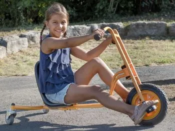 TopTrike Drift Rider in Aktion auf dem Spielplatz TopTrike Drift Rider in Aktion auf dem Spielplatz